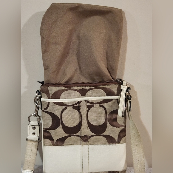 COACH Signature Shoulder Bag Pochette Crossbody Beige SilverHardware canvas EUC. - Picture 6 of 7